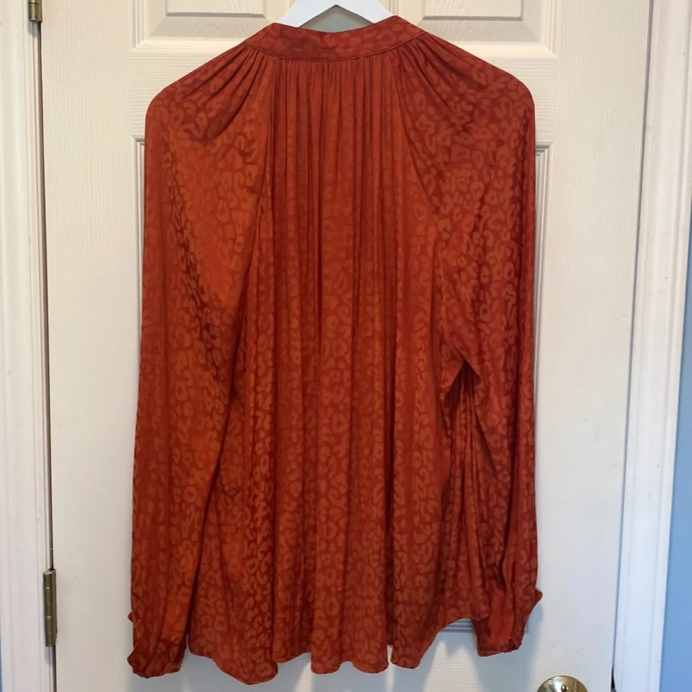 Crown & Ivy Tie Neck Peasant Blouse EUC